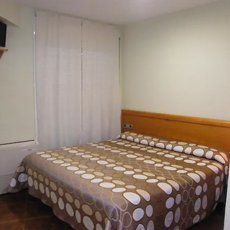 Guest house Amolls Restaurant I Habitacions 2*
