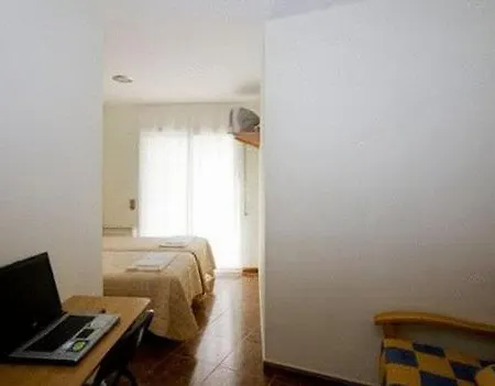Amolls Restaurant I Habitacions Guest house Olot