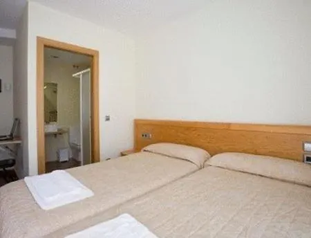 Gasthuis Amolls Restaurant I Habitacions Olot